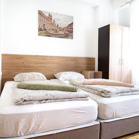 En-Suite Rooms: Novа Guesthouse In Sofia Center Εξωτερικό φωτογραφία