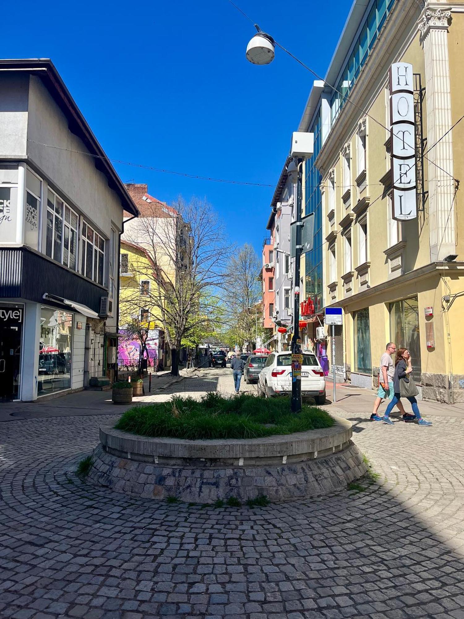 En-Suite Rooms: Novа Guesthouse In Sofia Center Εξωτερικό φωτογραφία