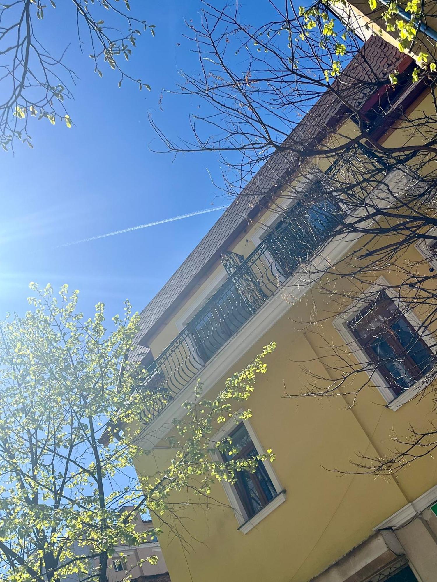 En-Suite Rooms: Novа Guesthouse In Sofia Center Εξωτερικό φωτογραφία