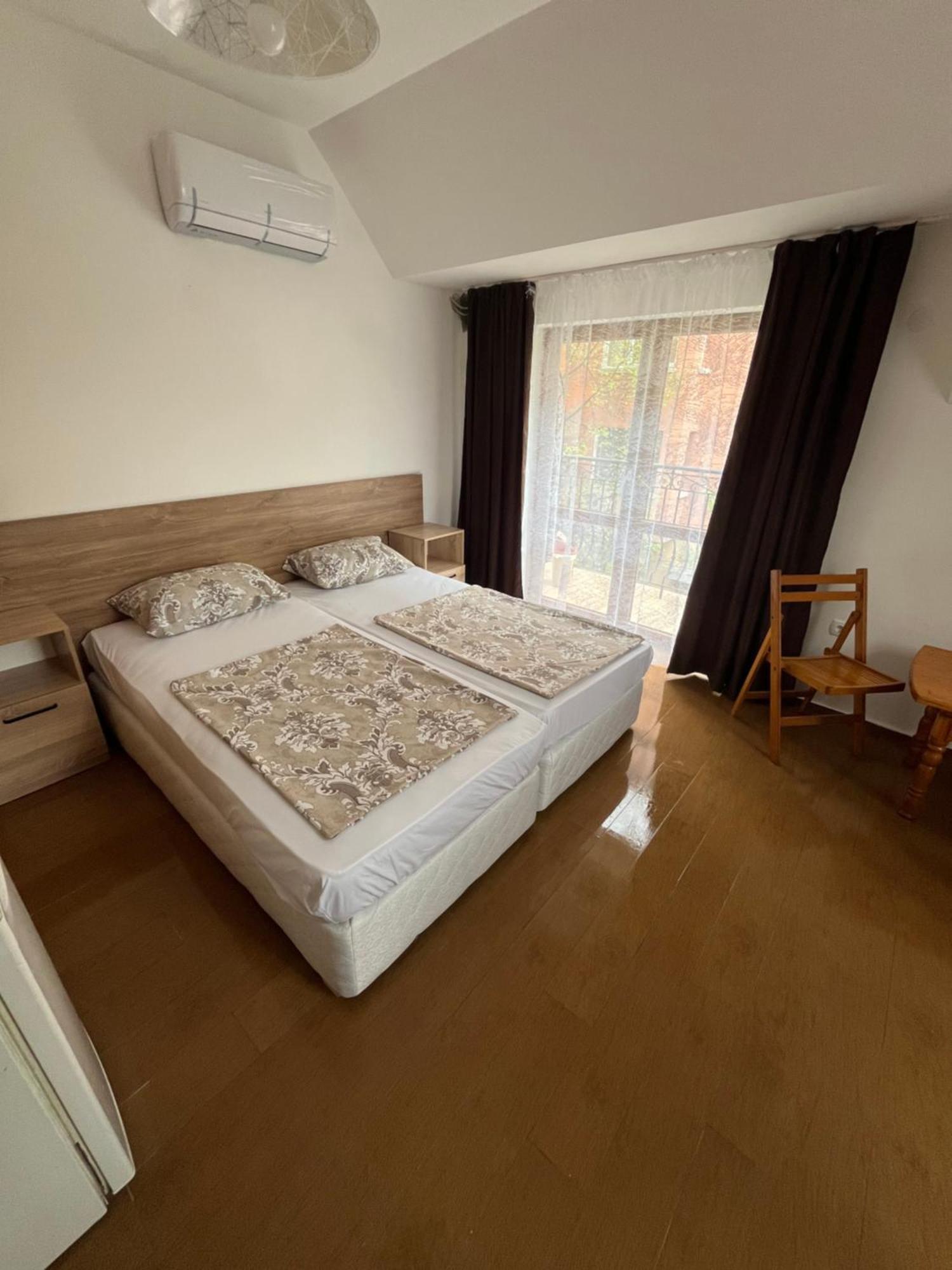 En-Suite Rooms: Novа Guesthouse In Sofia Center Εξωτερικό φωτογραφία
