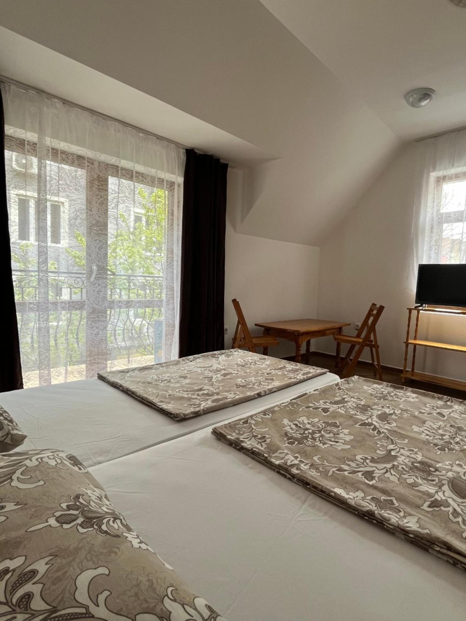 En-Suite Rooms: Novа Guesthouse In Sofia Center Εξωτερικό φωτογραφία