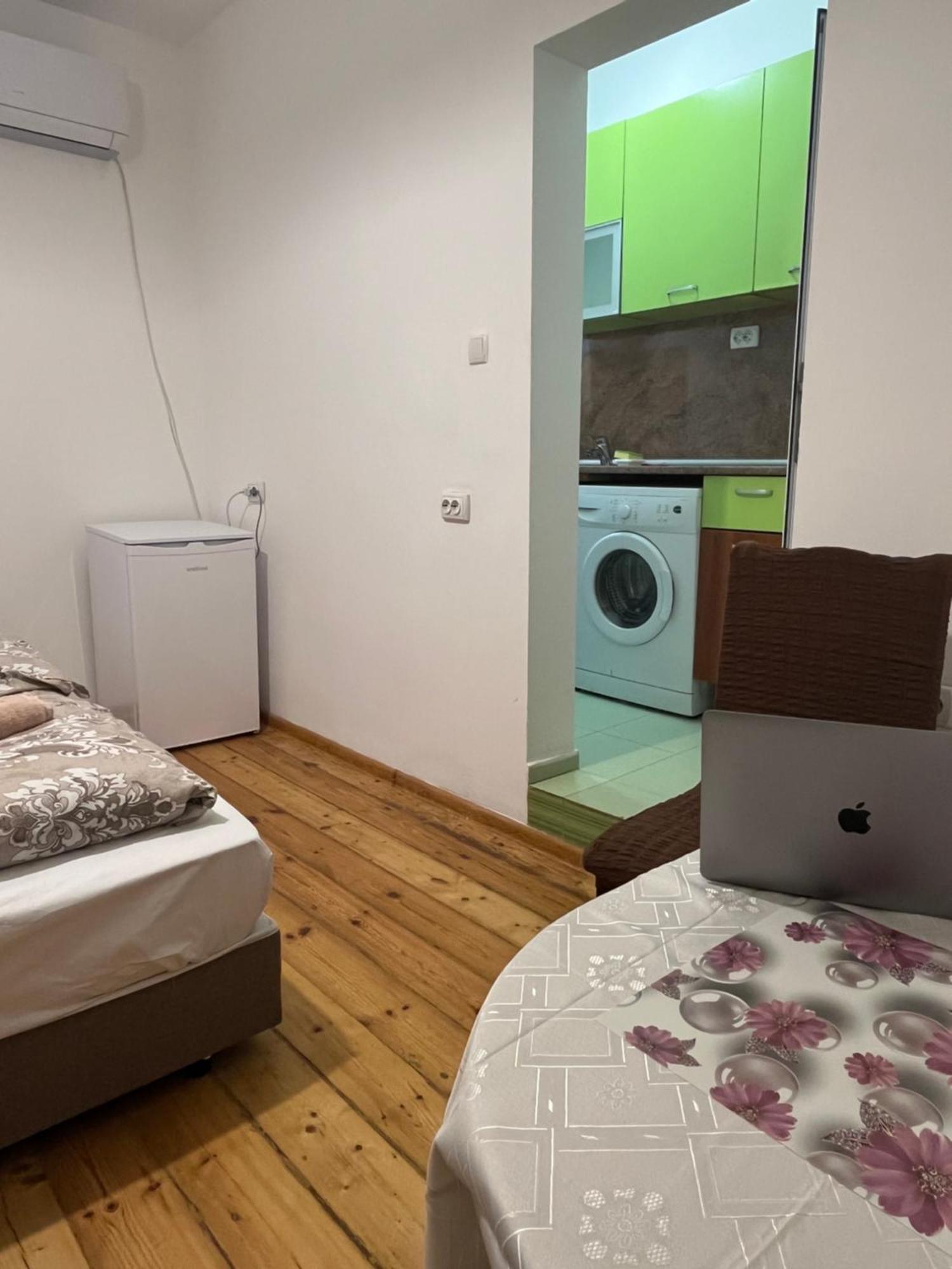 En-Suite Rooms: Novа Guesthouse In Sofia Center Εξωτερικό φωτογραφία