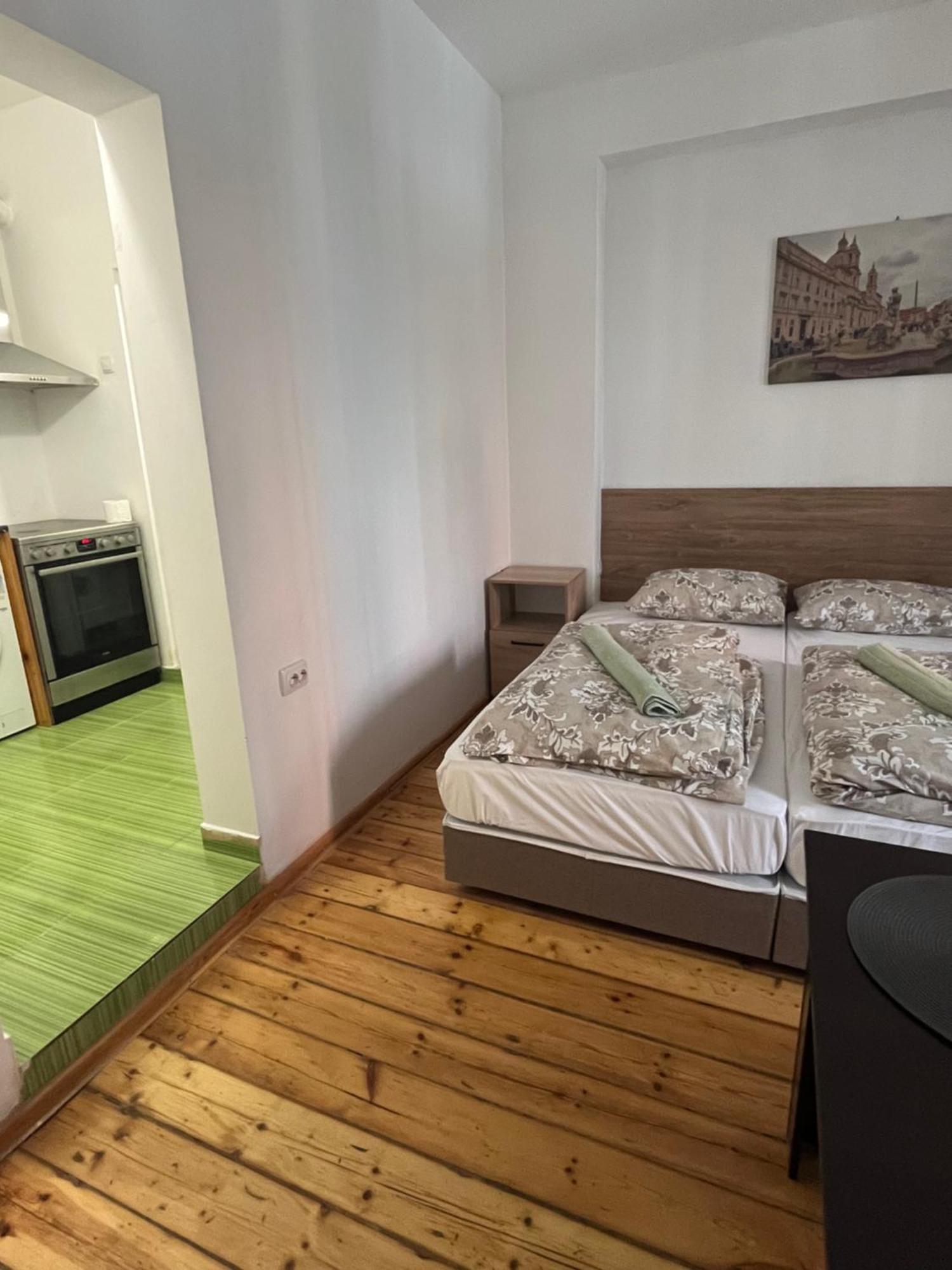 En-Suite Rooms: Novа Guesthouse In Sofia Center Εξωτερικό φωτογραφία