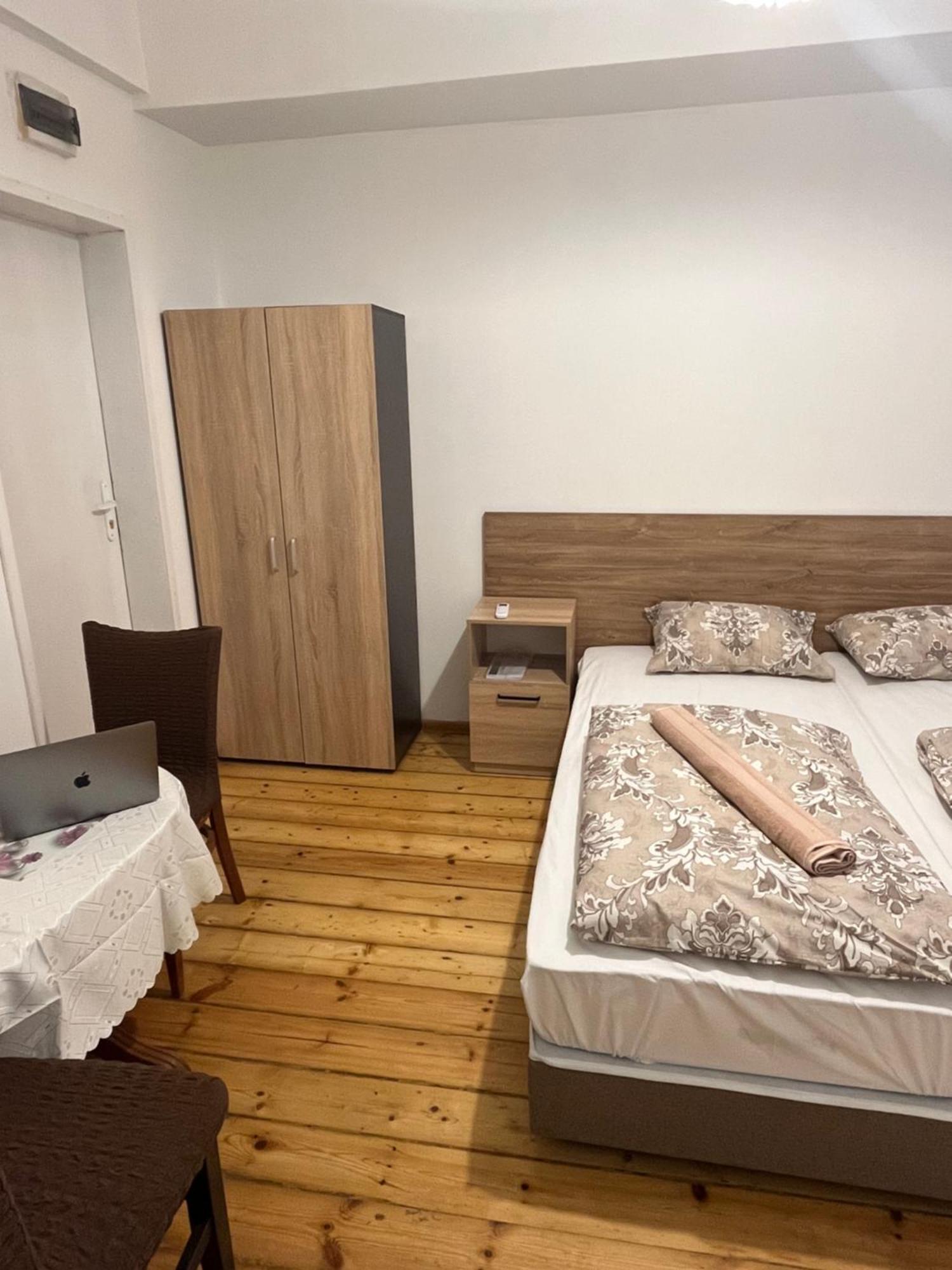 En-Suite Rooms: Novа Guesthouse In Sofia Center Εξωτερικό φωτογραφία