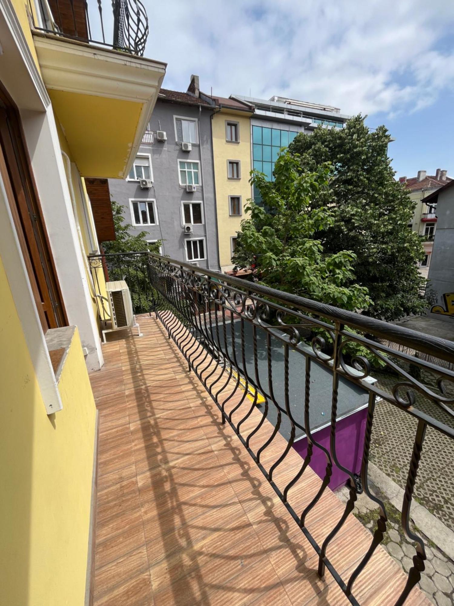 En-Suite Rooms: Novа Guesthouse In Sofia Center Εξωτερικό φωτογραφία