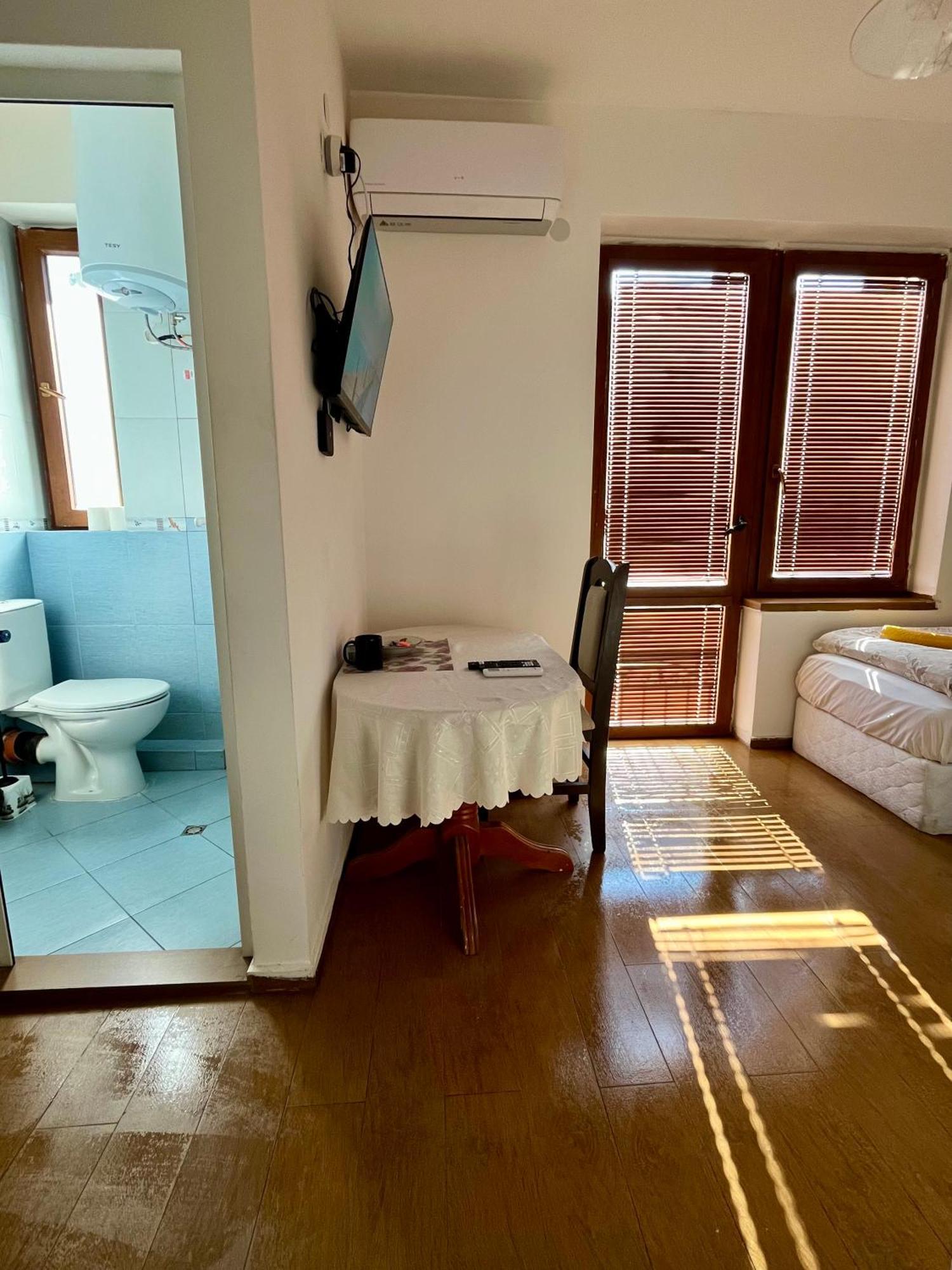 En-Suite Rooms: Novа Guesthouse In Sofia Center Δωμάτιο φωτογραφία