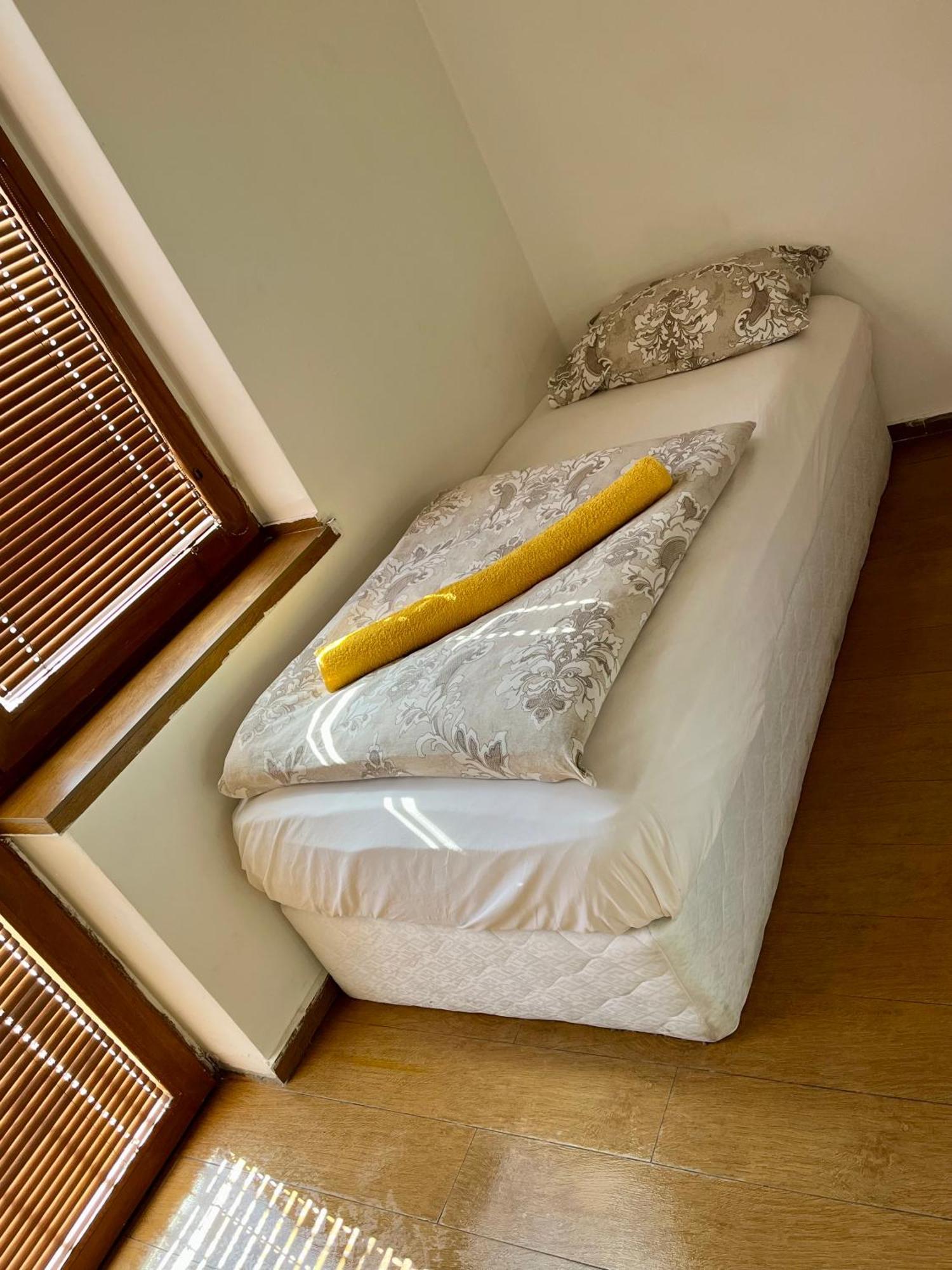 En-Suite Rooms: Novа Guesthouse In Sofia Center Δωμάτιο φωτογραφία