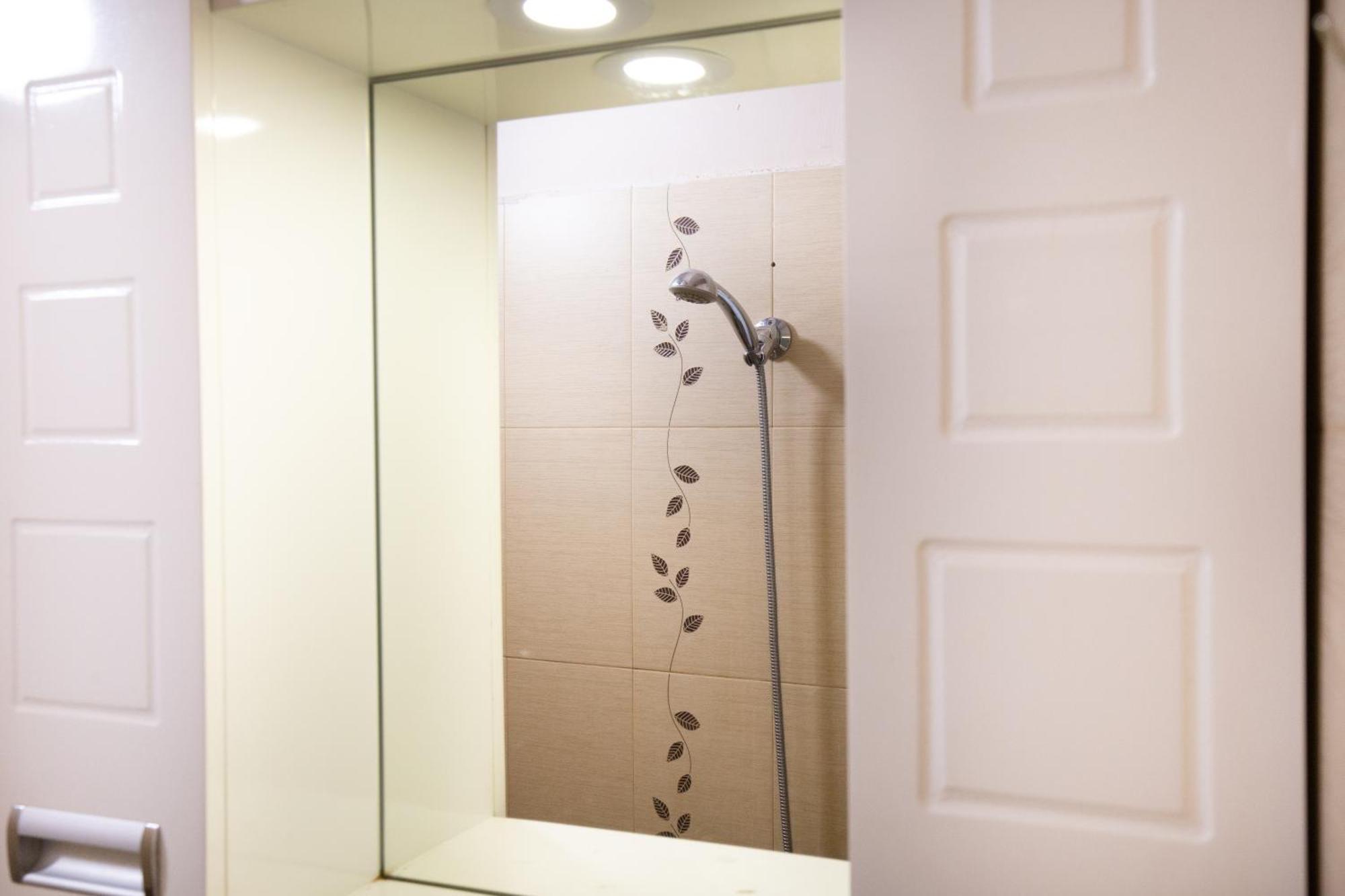 En-Suite Rooms: Novа Guesthouse In Sofia Center Εξωτερικό φωτογραφία