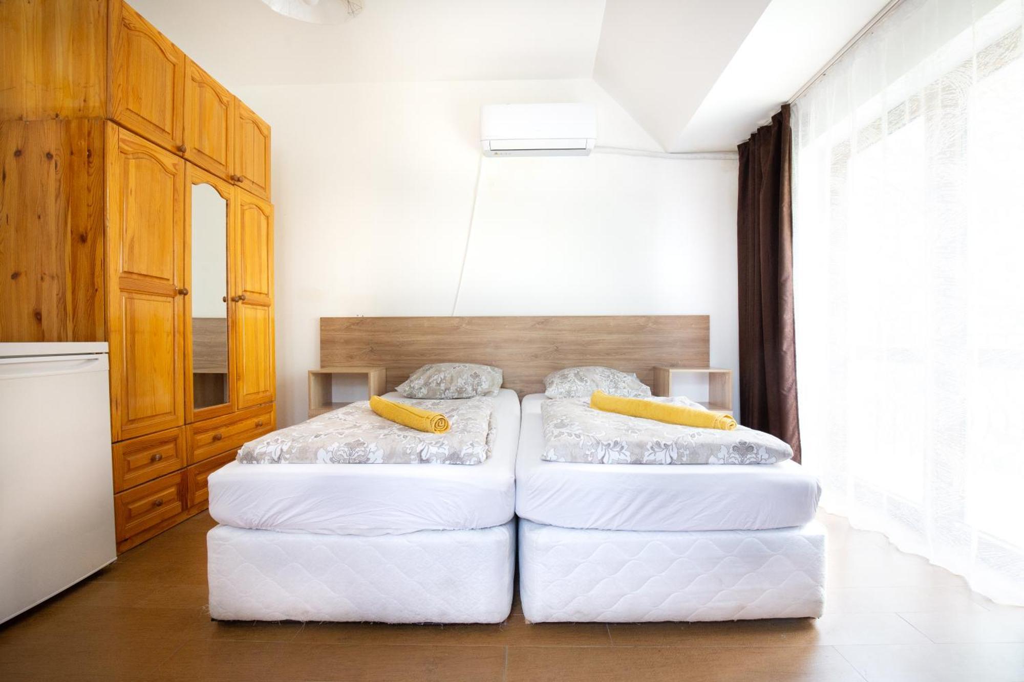 En-Suite Rooms: Novа Guesthouse In Sofia Center Εξωτερικό φωτογραφία